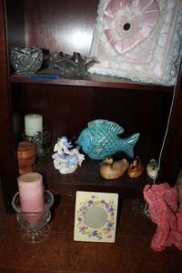 lot 4 image: Home dcor ceramic ducks and fish, candles, clear serving dishes and more