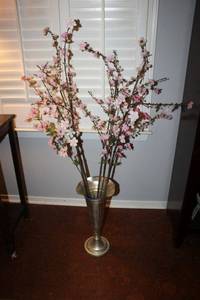 lot 5 image: Home dcor metal vase with cherry blossom sprigs