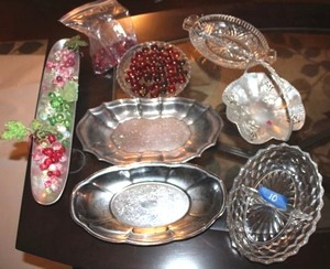 lot 10 image: Clear glass relish serving dishes, red glass beads, glass bead grape clusters as shown