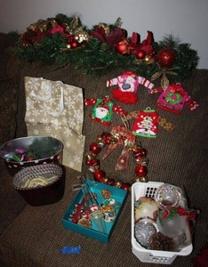 lot 29 image: Christmas dcor with doorwall swag