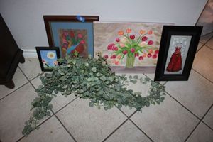 lot 36 image: Wall art with artificial ivy plant