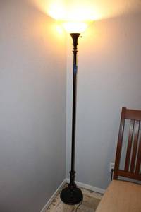 lot 48 image: Floor lamp torchiere, heavy base