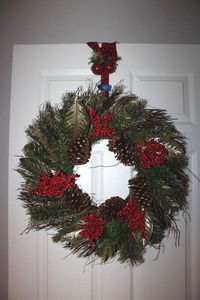 lot 43 image: Christmas wreath with over the door hanger