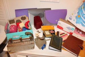 lot 60 image: Mixed assortment of desk or office items