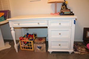 lot 61 image: White student desk only (not contents)