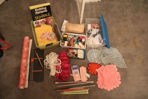 lot 78 image: Craft and sewing items