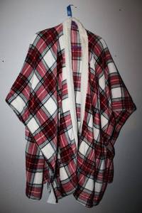 lot 86 image: Christmas poncho - very soft
