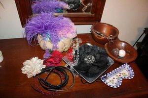 lot 92 image: Hair accessories, wooden bowls, pewter bowl, hair cutting scissors and more