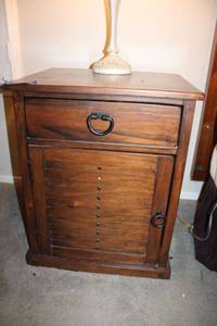 lot 129 image: Solid wood end table