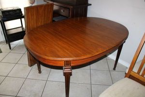 lot 189 image: Kitchen table includes 2 extension leaves - 5 ft. x 42 oval, extensions are 18 each