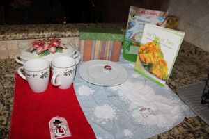 lot 213 image: Christmas dishes and recipe books