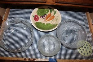 lot 216 image: Serving bowls