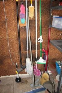 lot 274 image: Household mops and dusters