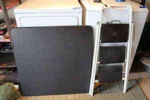 lot 278 image: 3-step step stool and black folding card table