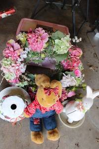 lot 286 image: Easter decorations and pink file box