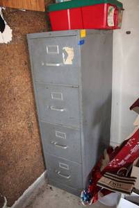lot 302 image: Vintage 4 drawer file cabinet
