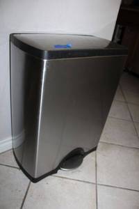 lot 228 image: Stainless trash can with foot pedal