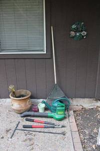 lot 308 image: Garden items and tools plus terra cotta planter