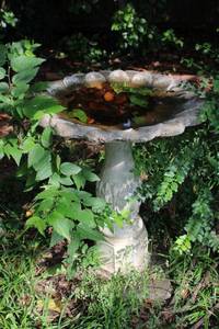 lot 311 image: Cement bird bath - VERY HEAVY, BRING HELP AND EQUIPMENT