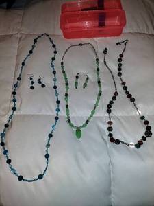 lot 116 image: Jewelry Beaded necklaces and earrings as shown