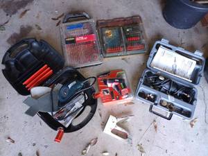 lot 315 image: Tools and drill bits as shown
