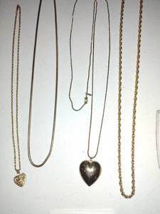 lot 343 image: Jewelry