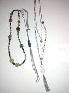 lot 342 image: Jewelry