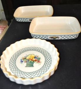 lot 27 image: Three Villeroy & Boch VilboFour Basket, Tart dish and Two Casserole Dishes