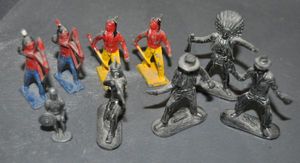lot 48 image: Vintage Cast Lead Indians Lincoln Log 1930s and Vintage Colorless Die Cast Cowboys and Indian Circa 1960 by Lonestar, and a Kinder Surprise Knight