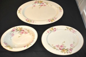 lot 69 image: TK Haviland Bohemia Oval Serving Bowl and platters