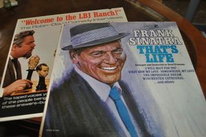 lot 72 image: Vintage Frank Sinatra and more Vinyl LP record Albums