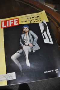 lot 73 image: Vintage Life Magazines