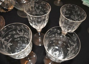 lot 82 image: Crystal Stemware (4)