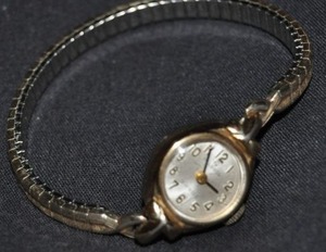 lot 150 image: Vintage Helbros 17 Jewels Ladies Winding Wrist Watch