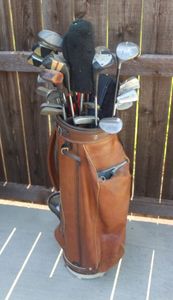 lot 178 image: Mens Left Handed  Golf Clubs and Bag