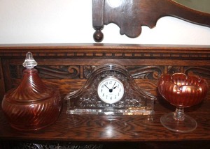 lot 183 image: Vintage Marigold Irridescent Dishes and 24% Lead Crystal Mantal Clock