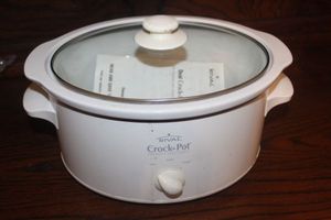 lot 204 image: Rival Oval Crockpot