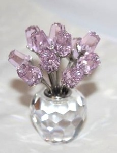 lot 17 image: Swarovski Crystal Vase Pink Roses, 2.5 tall