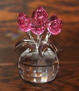 lot 213 image: Swarovski Crystal Moments Rose Tulips with Silver Stems in Clear Vase
