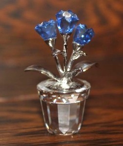 lot 215 image: Swarovski Crystal, Flowers, Forget Me Not Blue Flowers in Clear Vase with Silver Stems
