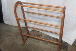 lot 306 image: Qilt Rack