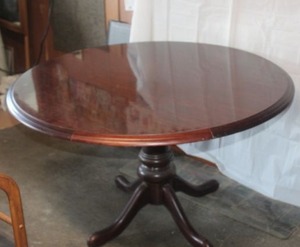 lot 310 image: Round dinner Table