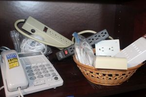 lot 314 image: Buzz Bars Multi Plug Adapters, and More