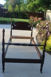lot 322 image: Twin size Bedframe