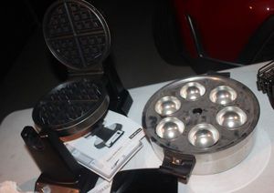 lot 338 image: Waffle Iron, Vintage Egg Poacher, And Food Scales