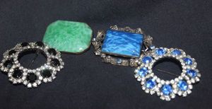 lot 261 image: Four Beautiful Ladies Broach Pins