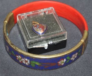 lot 360 image: Rare  Chineese Vintage Cloisonne Bracelet and Vintage Cloisonne Heart Shaped Pendant