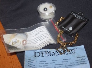 lot 361 image: Pearls and Bracelet