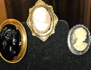 lot 269 image: Three Cameo Broaches