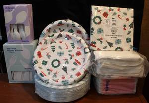 lot 22 image: Paper plates plastic utensils and napkins